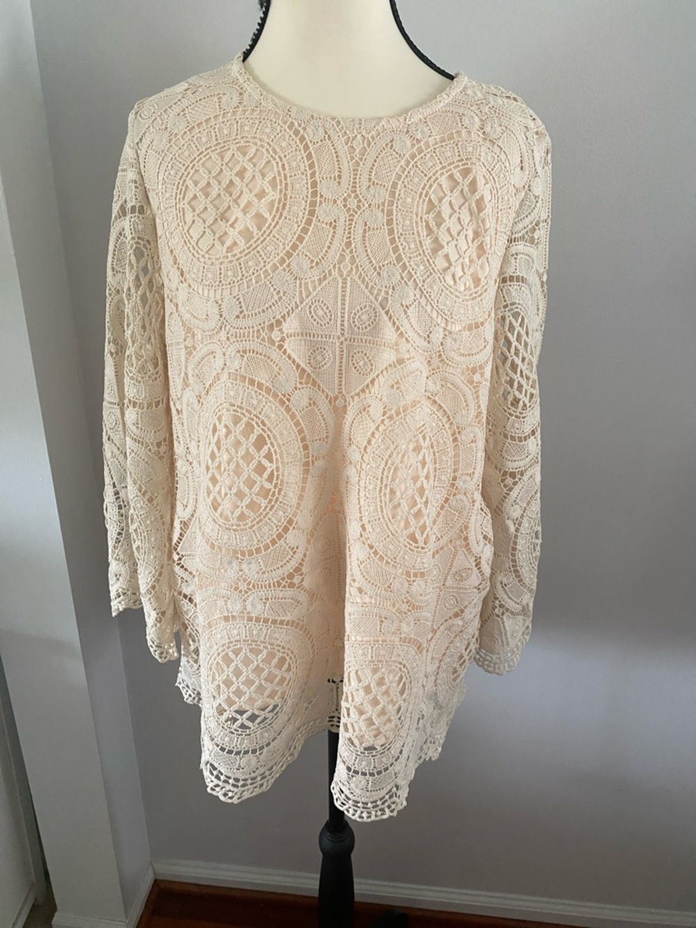 Jodifl medium NWT crochet top lined